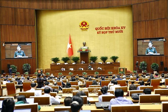 Bộ trưởng Bộ Quốc phòng Phan Văn Giang giải trình, làm rõ một số vấn đề đại biểu Quốc hội nêu. Ảnh: Doãn Tấn - TTXVN