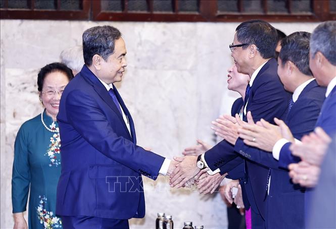 Chủ tịch Quốc hội Trần Thanh Mẫn với đại biểu dự Lễ trao Giải thưởng Nhân tài Đất Việt năm 2025. Ảnh: Doãn Tấn – TTXVN