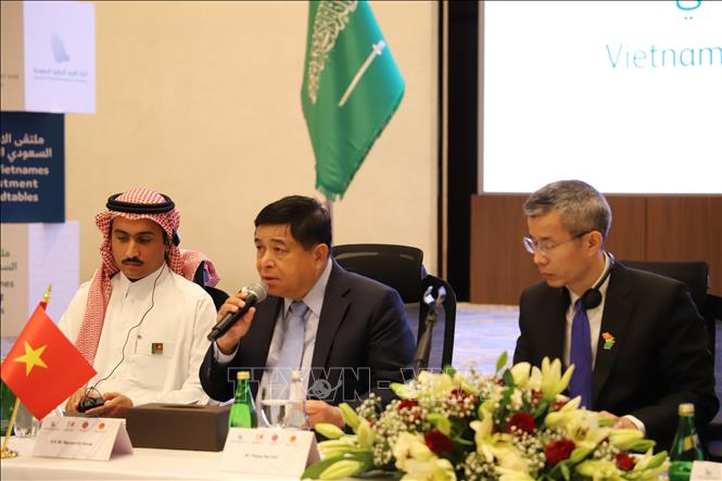 Phó Thủ tướng Nguyễn Chí Dũng phát biểu tại Tọa đàm Đầu tư Việt Nam - Ả rập Xê út. Ảnh: Nguyễn Trường - PV TTXVN từ Ả rập Xê út