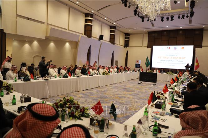 Đông đảo doanh nghiệp Việt Nam và Ả rập Xê út tham dự Tọa đàm Đầu tư Việt Nam - Ả rập Xê út. Ảnh: Nguyễn Trường - PV TTXVN từ Ả rập Xê út