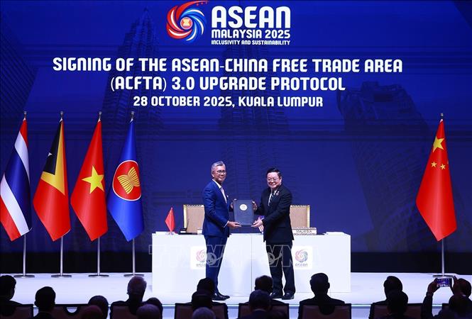 Lễ ký Hiệp định Thương mại Tự do ASEAN-Trung Quốc nâng cấp 3.0. Ảnh: Dương Giang-TTXVN