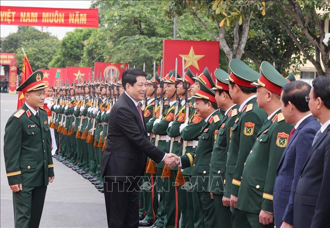 Chủ tịch nước Lương Cường với các đại biểu dự Lễ kỷ niệm. Ảnh: Lâm Khánh - TTXVN