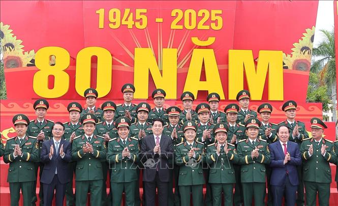 Chủ tịch nước Lương Cường với các đại biểu dự Lễ kỷ niệm. Ảnh: Lâm Khánh - TTXVN