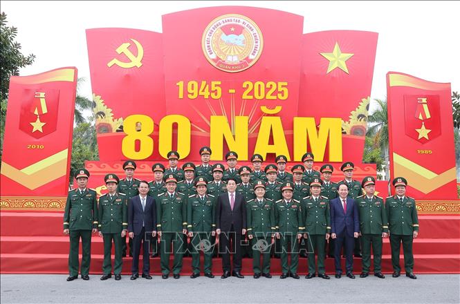 Chủ tịch nước Lương Cường với các đại biểu dự Lễ kỷ niệm. Ảnh: Lâm Khánh - TTXVN