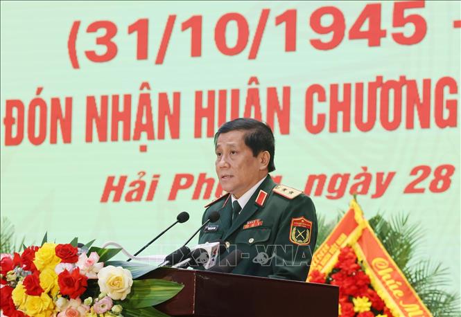 Trung tướng Nguyễn Đức Hưng, Chính uỷ Quân khu 3 phát biểu. Ảnh: Lâm Khánh - TTXVN