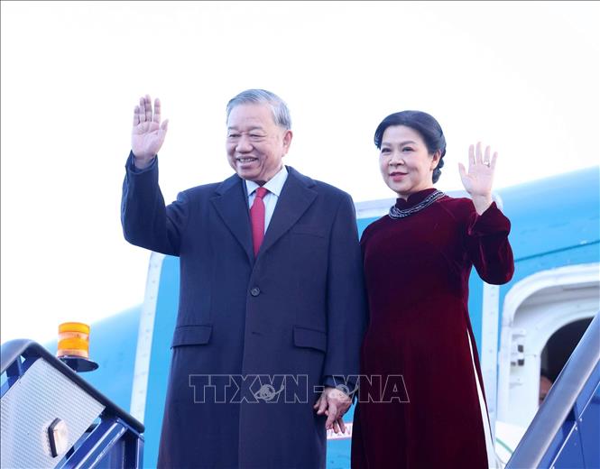 Tổng Bí thư Tô Lâm và Phu nhân đến London, bắt đầu chuyến thăm chính thức Liên hiệp Vương quốc Anh và Bắc Ireland. Ảnh: Thống Nhất – TTXVN