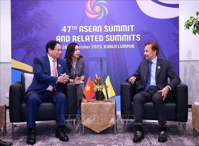 Thủ tướng Phạm Minh Chính gặp Quốc vương Brunei Hassanal Bolkiah. Ảnh: Dương Giang-TTXVN 