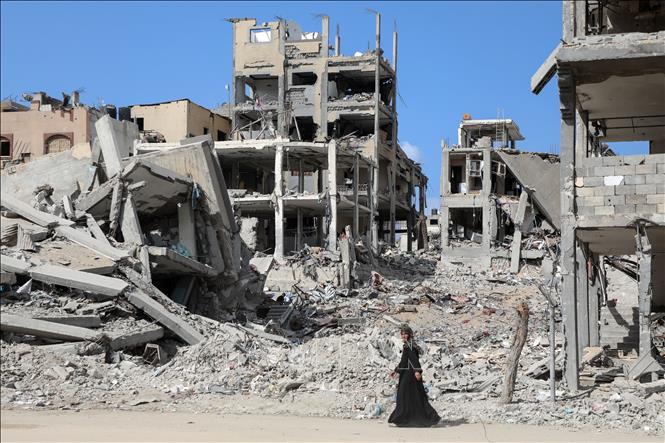Những tòa nhà bị phá hủy trong xung đột ở phía Bắc Dải Gaza ngày 24/10/2025. Ảnh: THX/TTXVN