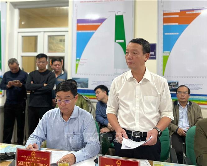 Chủ tịch UBND thành phố Huế Phan Thiên Định phát biểu. Ảnh: Võ Dũng-TTXVN