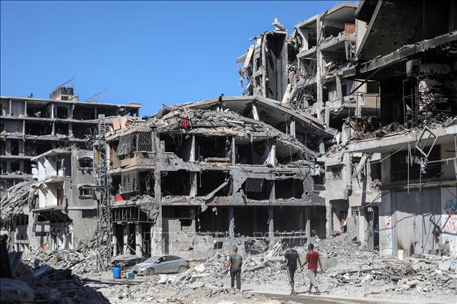 Những toà nhà bị phá huỷ trong xung đột tại thành phố Gaza, ngày 19/10/2025. Ảnh: THX/TTXVN