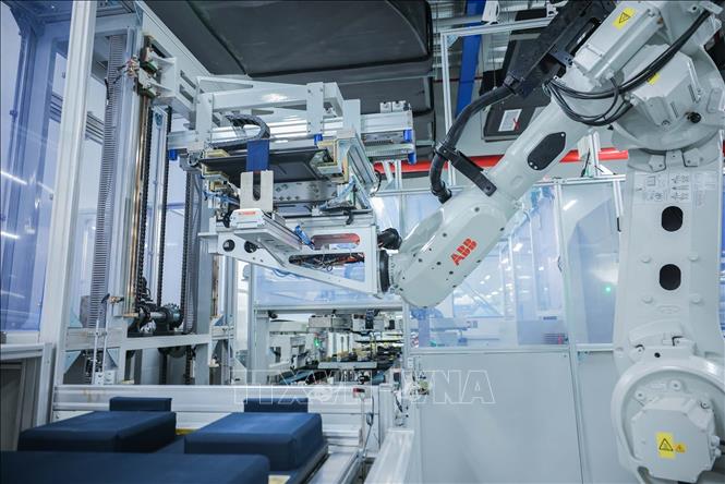 The state-of-the-art production line at the 100% Taiwanese-invested Regza Vietnam Electronics Co. Ltd. VNA Photo: Hoàng Hiếu