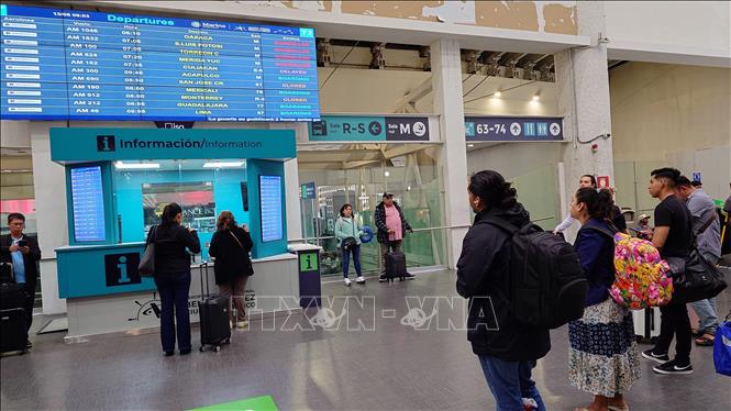 Khu vực hỗ trợ thông tin các chuyến bay tại sân bay quốc tế Felipe Ángeles (AIFA) của Mexico. Ảnh: Phi Hùng - PV TTXVN tại Mexico