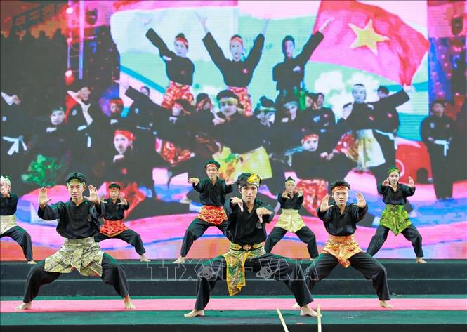 Biểu diễn võ thuật của đội tuyển Pencak Silat Việt Nam. Ảnh: Khánh Hoà - TTXVN