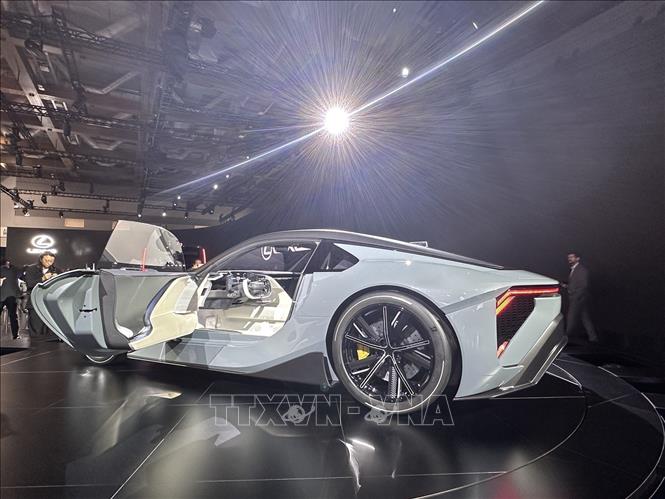 Lexus Sport Concept, mẫu xe điện thể thao, sở hữu thiết kế hai cửa thể thao, thân thấp và rộng. Ảnh: Nguyễn Tuyến – Pv TTXVN tại Nhật Bản