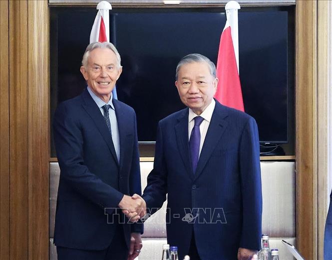 Tổng Bí thư Tô Lâm gặp nguyên Thủ tướng Anh Tony Blair. Ảnh: Thống Nhất – TTXVN