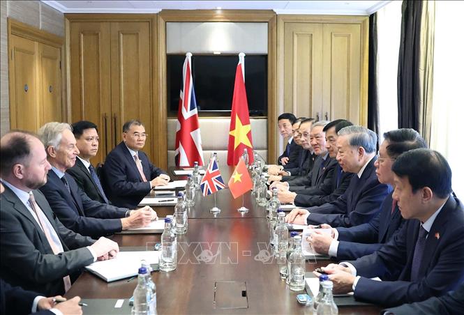 Tổng Bí thư Tô Lâm gặp nguyên Thủ tướng Anh Tony Blair. Ảnh: Thống Nhất – TTXVN