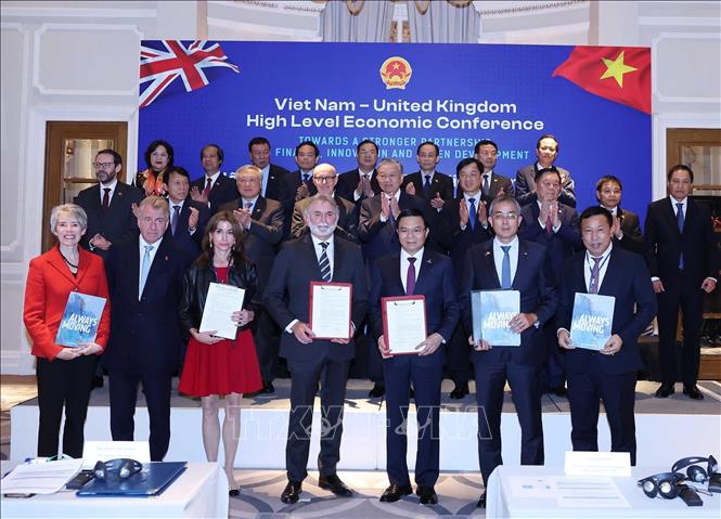 Tổng Bí thư Tô Lâm chứng kiến Lễ trao thoả thuận hợp tác giữa các bộ, ngành, địa phương, doanh nghiệp hai nước. Ảnh: Thống Nhất – TTXVN