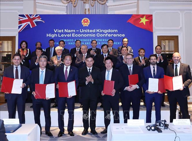 Tổng Bí thư Tô Lâm chứng kiến Lễ trao thoả thuận hợp tác giữa các bộ, ngành, địa phương, doanh nghiệp hai nước. Ảnh: Thống Nhất – TTXVN