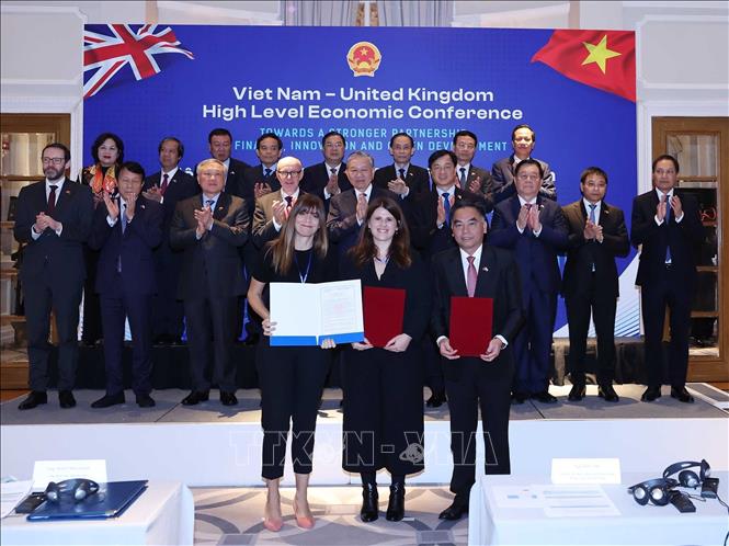 Tổng Bí thư Tô Lâm chứng kiến Lễ trao thoả thuận hợp tác giữa các bộ, ngành, địa phương, doanh nghiệp hai nước. Ảnh: Thống Nhất – TTXVN