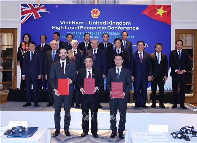 Tổng Bí thư Tô Lâm chứng kiến Lễ trao thoả thuận hợp tác giữa các bộ, ngành, doanh nghiệp hai nước. Ảnh: Thống Nhất – TTXVN