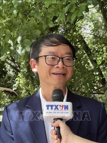 Assoc. Prof. Nguyen Ngoc Diep, Director of the Australia-Vietnam Strategic Technologies Centre, gives an interview to Vietnam News Agency. VNA Photo: Lê Đạt