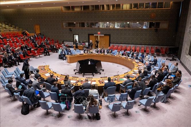Ngày 29/10/2025, Tổ chức Y tế Thế giới (WHO) và Hội đồng bảo an Liên hợp quốc (HĐBA LHQ) bày tỏ kinh hoàng và phẫn nộ trước vụ thảm sát hơn 460 bệnh nhân cùng thân nhân của họ tại Bệnh viện Phụ sản Saudi, cơ sở y tế cuối cùng đang hoạt động bán phần ở thành phố El-Fasher, miền Tây Sudan. Ảnh: Toàn cảnh phiên họp HĐBA LHQ về tình hình Sudan. Ảnh: THX/TTXVN