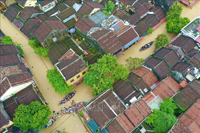 An aerial view of Hoi An in floodings. VNA Photo: Trần Lê Lâm 