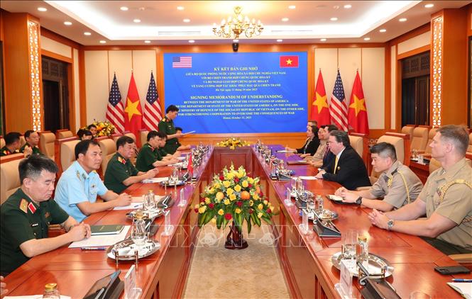 Các đại biểu tại lễ ký. Ảnh: Trọng Đức - TTXVN