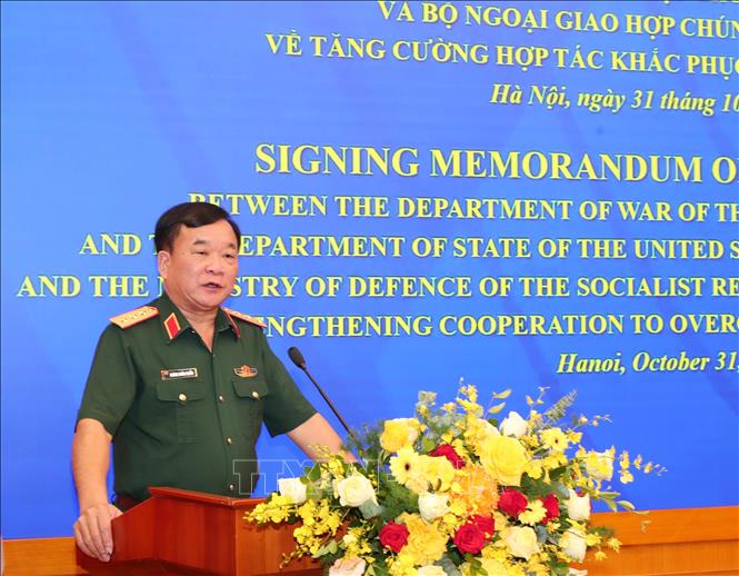 Thượng tướng Hoàng Xuân Chiến, Thứ trưởng Bộ Quốc phòng phát biểu tại lễ ký. Ảnh: Trọng Đức - TTXVN