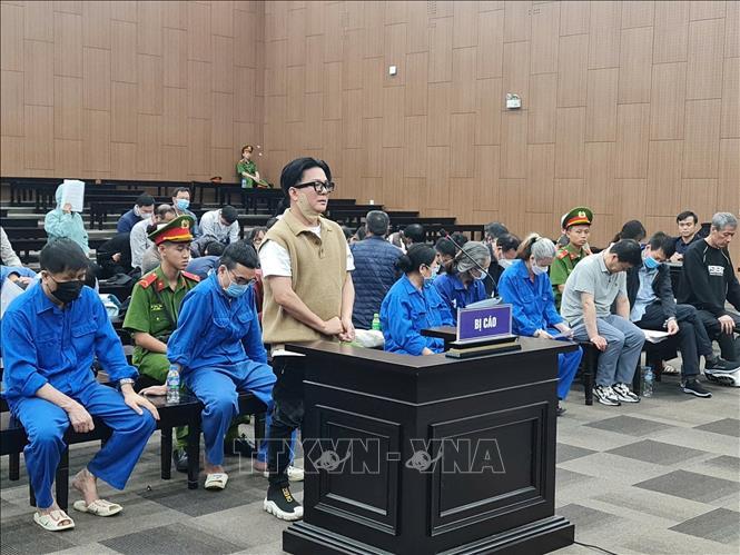 Bị cáo Vũ Ngọc Hà (ca sĩ Vũ Hà) khai tại phiên tòa chiều 31/10/2025.
Ảnh: Kim Anh - TTXVN