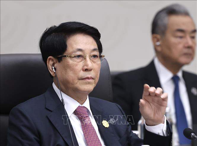 Chủ tịch nước Lương Cường dự Phiên họp thứ 2 Hội nghị Cấp cao APEC lần thứ 32. Ảnh: Lâm Khánh - TTXVN