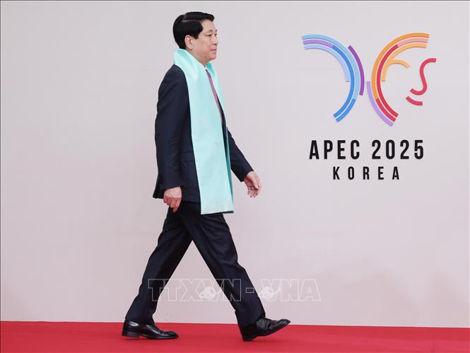 Chủ tịch nước Lương Cường dự Phiên họp thứ 2 Hội nghị Cấp cao APEC lần thứ 32 . Ảnh: Lâm Khánh - TTXVN