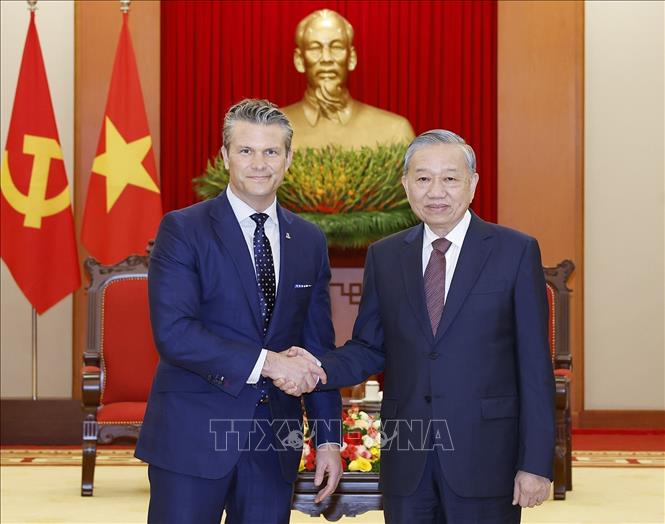 Tổng Bí thư Tô Lâm tiếp Bộ trưởng Chiến tranh Hoa Kỳ Pete Hegseth. Ảnh: Thống Nhất – TTXVN