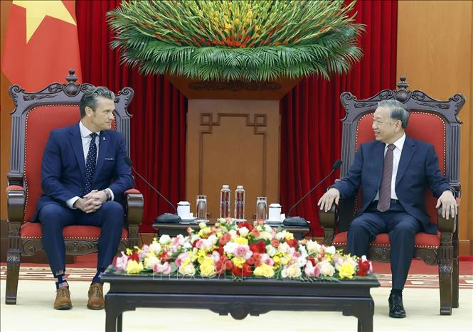 Tổng Bí thư Tô Lâm tiếp Bộ trưởng Chiến tranh Hoa Kỳ Pete Hegseth. Ảnh: Thống Nhất – TTXVN
