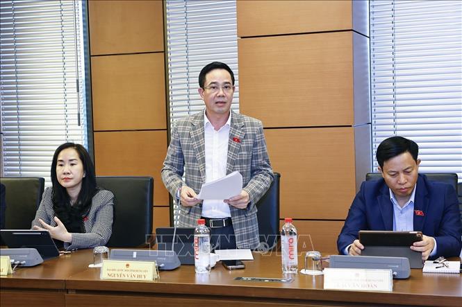 Đại biểu Quốc hội tỉnh Hưng Yên Nguyễn Văn Huy phát biểu. Ảnh: Doãn Tấn - TTXVN