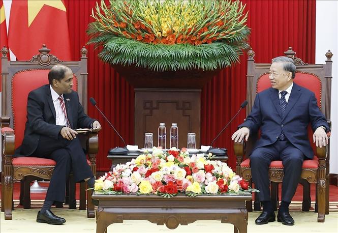 Tổng Bí thư Tô Lâm tiếp Đại sứ Singapore Jaya Ratnam đến chào từ biệt, kết thúc nhiệm kỳ công tác tại Việt Nam. Ảnh: Thống Nhất- TTXVN