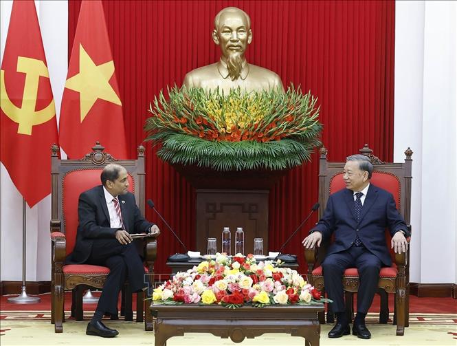 Tổng Bí thư Tô Lâm tiếp Đại sứ Singapore Jaya Ratnam đến chào từ biệt, kết thúc nhiệm kỳ công tác tại Việt Nam. Ảnh: Thống Nhất- TTXVN