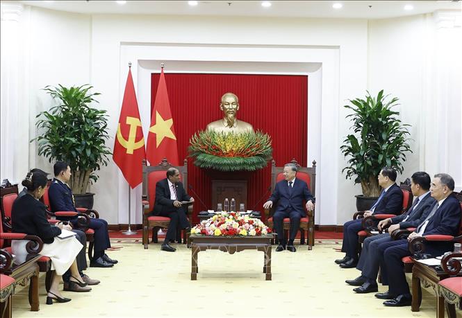 Tổng Bí thư Tô Lâm tiếp Đại sứ Singapore Jaya Ratnam đến chào từ biệt, kết thúc nhiệm kỳ công tác tại Việt Nam. Ảnh: Thống Nhất- TTXVN