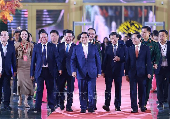 Thủ tướng Phạm Minh Chính tới dự Lễ bế mạc Hội chợ Mùa thu lần thứ nhất - năm 2025. Ảnh: Dương Giang-TTXVN