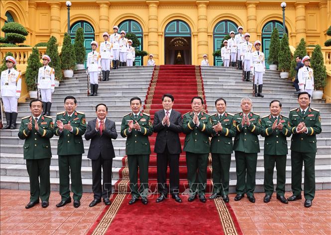 Chủ tịch nước Lương Cường với Lãnh đạo Bộ Quốc phòng. Ảnh: Lâm Khánh - TTXVN