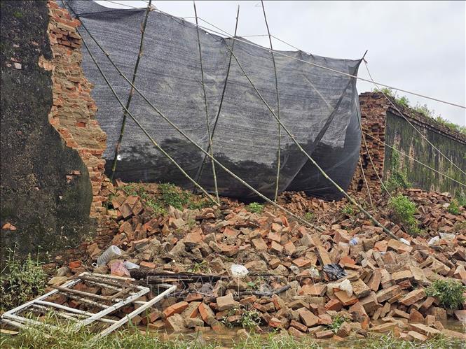 Đoạn tường bị sập dài khoảng 15m. Ảnh: Mai Trang- TTXVN 