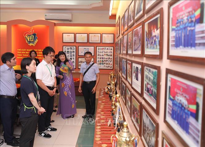 Tiên phong trong hợp tác quốc tế, trường THPT Việt Đức đã mở ra nhiều quan hệ hợp tác, trao đổi với cơ sở giáo dục ngoài nước, để học sinh có cơ hội tiếp cận tri thức toàn cầu. Ảnh: Thanh Tùng - TTXVN 