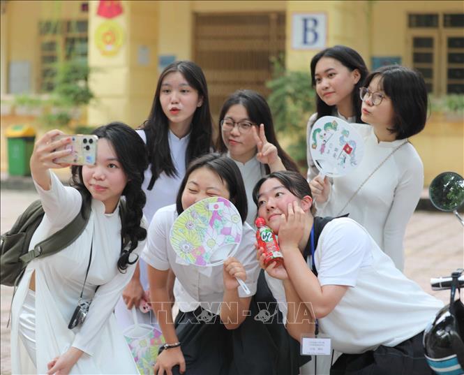 Nét hồn nhiên, vui tươi của học trò trường THPT Việt Đức khi giao lưu cùng học sinh quốc tế. Ảnh: Thanh Tùng - TTXVN