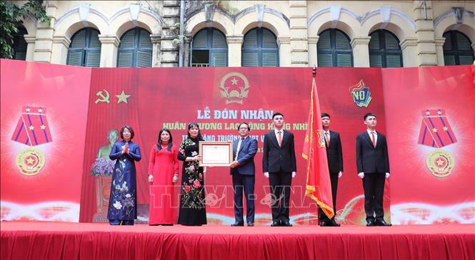 Với nỗ lực của thầy và trò, trường THPT Việt Đức đã được Đảng, Nhà nước, Chính phủ và các Bộ, ngành tặng thưởng nhiều danh hiệu cao quý. Ảnh: Thanh Tùng - TTXVN