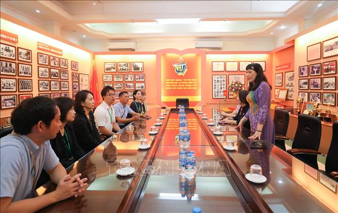 Tiên phong trong hợp tác quốc tế, trường THPT Việt Đức đã mở ra nhiều quan hệ hợp tác, trao đổi với cơ sở giáo dục ngoài nước, để học sinh có cơ hội tiếp cận tri thức toàn cầu. Ảnh: Thanh Tùng - TTXVN 