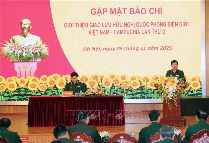 Họp báo giới thiệu Giao lưu hữu nghị quốc phòng biên giới Việt Nam - Campuchia lần thứ 2. Ảnh: Trọng Đức - TTXVN