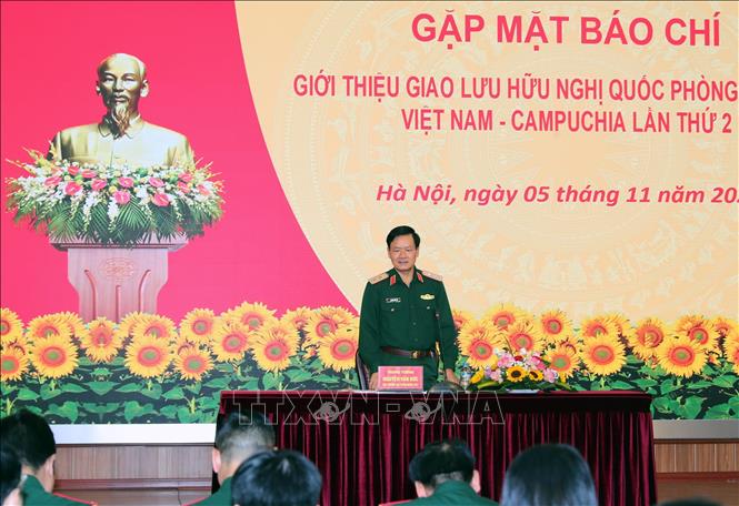 Trung tướng Nguyễn Văn Đức, Cục trưởng Cục Tuyên huấn (Tổng cục Chính trị QĐND Việt Nam) phát biểu. Ảnh: Trọng Đức - TTXVN