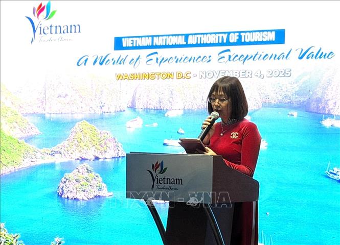 Phó Cục trưởng Cục Du lịch Quốc gia Việt Nam Nguyễn Thị Hoa Mai phát biểu khai mạc sự kiện. Ảnh: Ngọc Quang - PV TTXVN tại Mỹ.