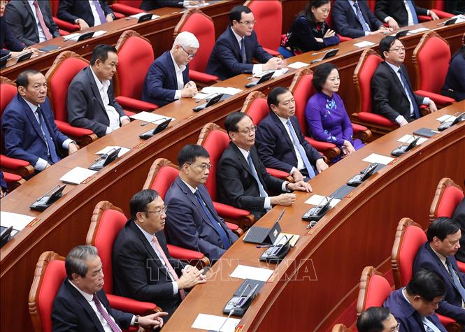 Các đồng chí Trung ương dự phiên bế mạc Hội nghị lần thứ 14 Ban Chấp hành Trung ương Đảng khóa XIII.  Ảnh: Lâm Khánh - TTXVN