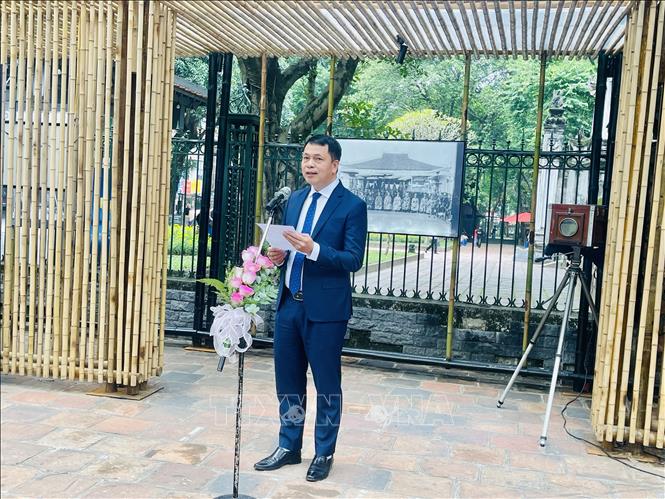 Giám đốc Trung tâm Hoạt động Văn hóa Khoa học Văn Miếu – Quốc Tử Giám Lê Xuân Kiêu phát biểu tại lễ khai mạc. Ảnh: Tuyết Mai - TTXVN 